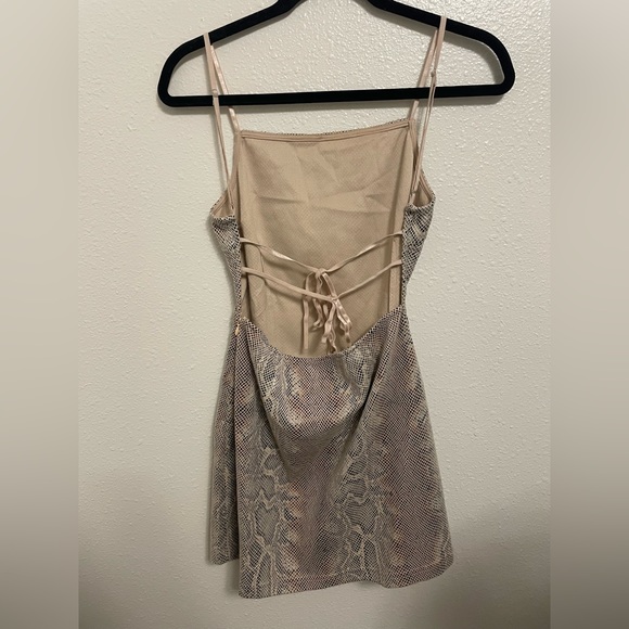 NWOT Animal Print Mini Dress - Picture 3 of 5